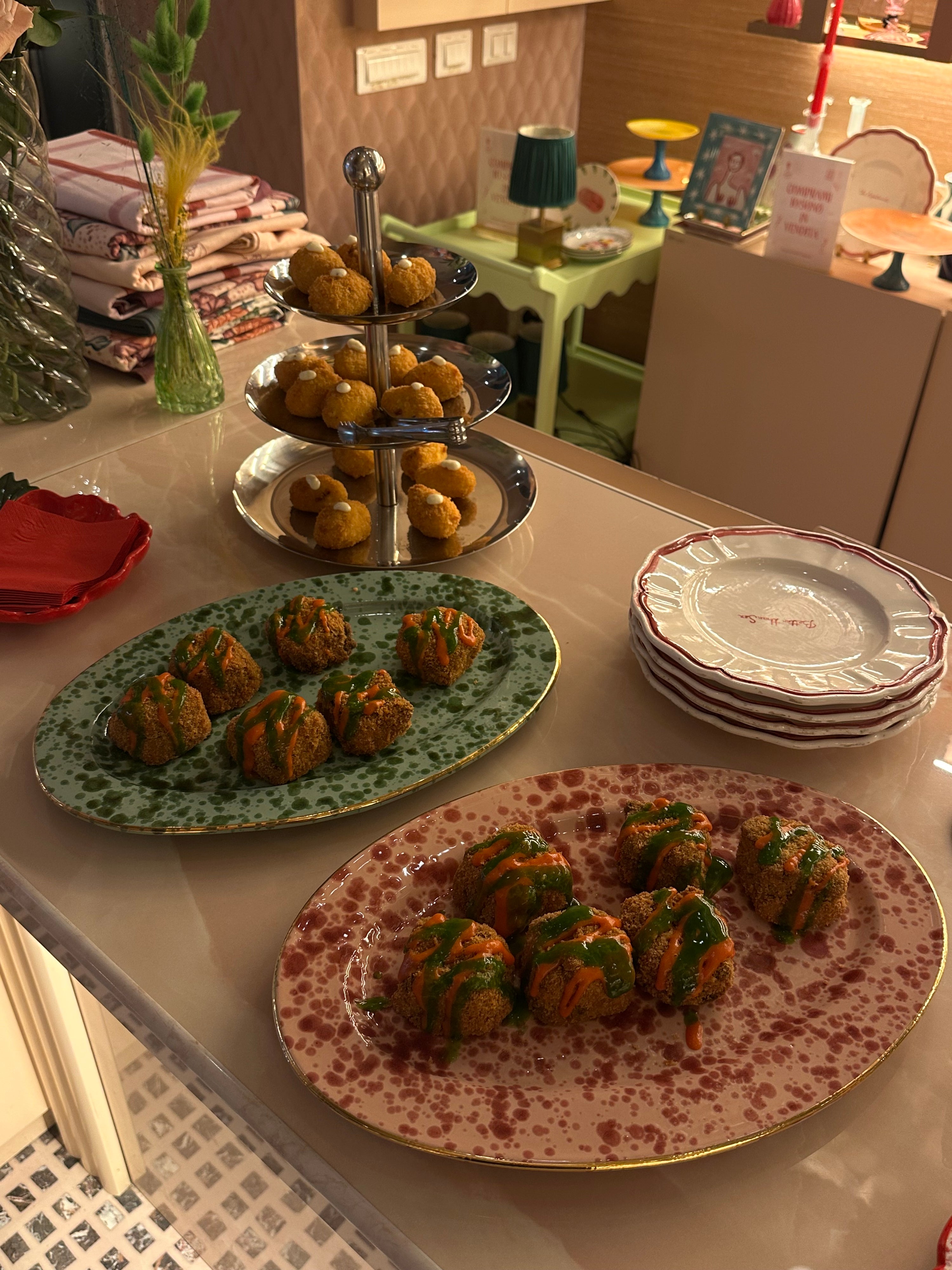 Aperitivo + decoro di due tazzine da caffè da The Appuntamento
