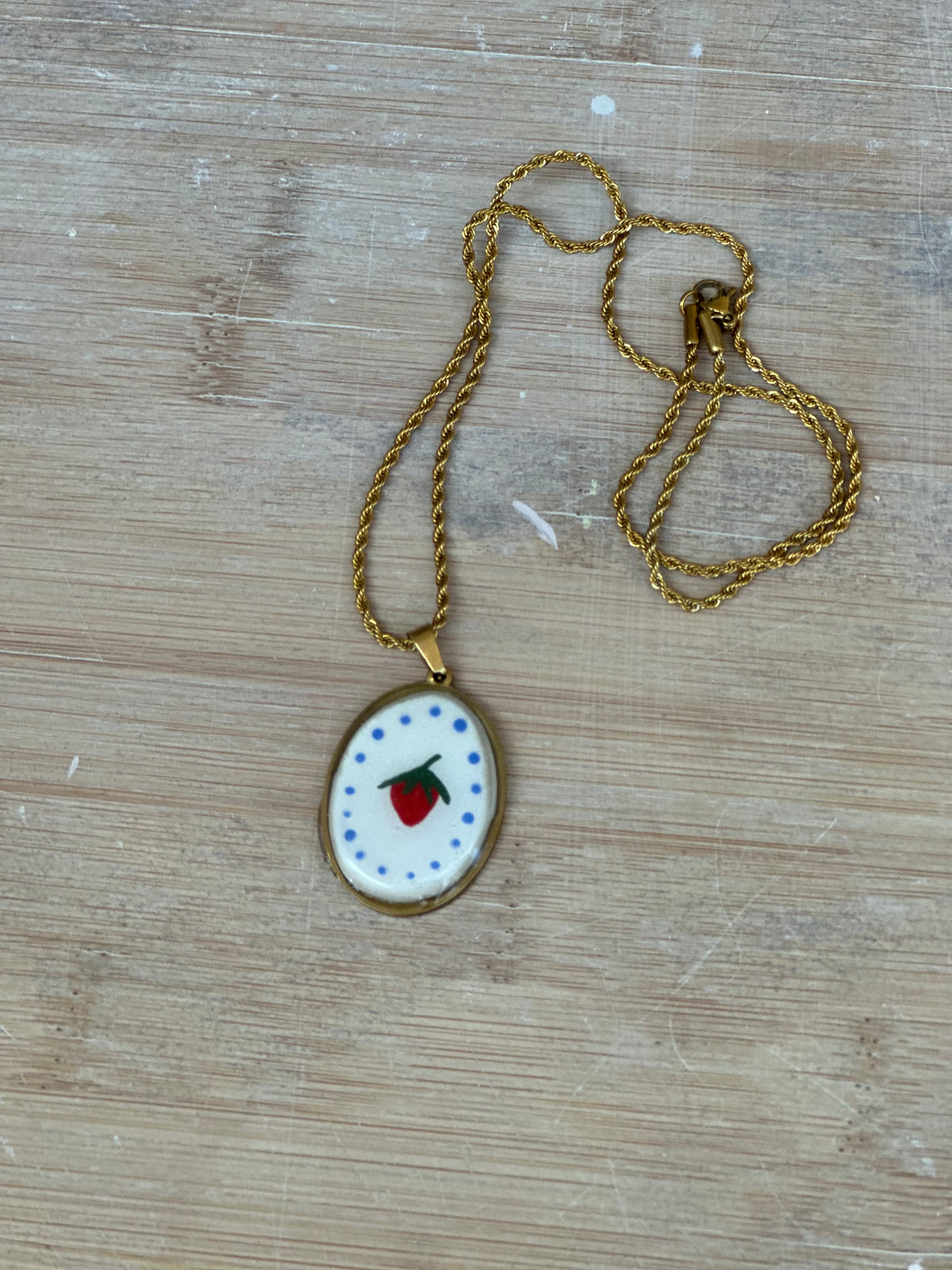 Collana cameo in ceramica