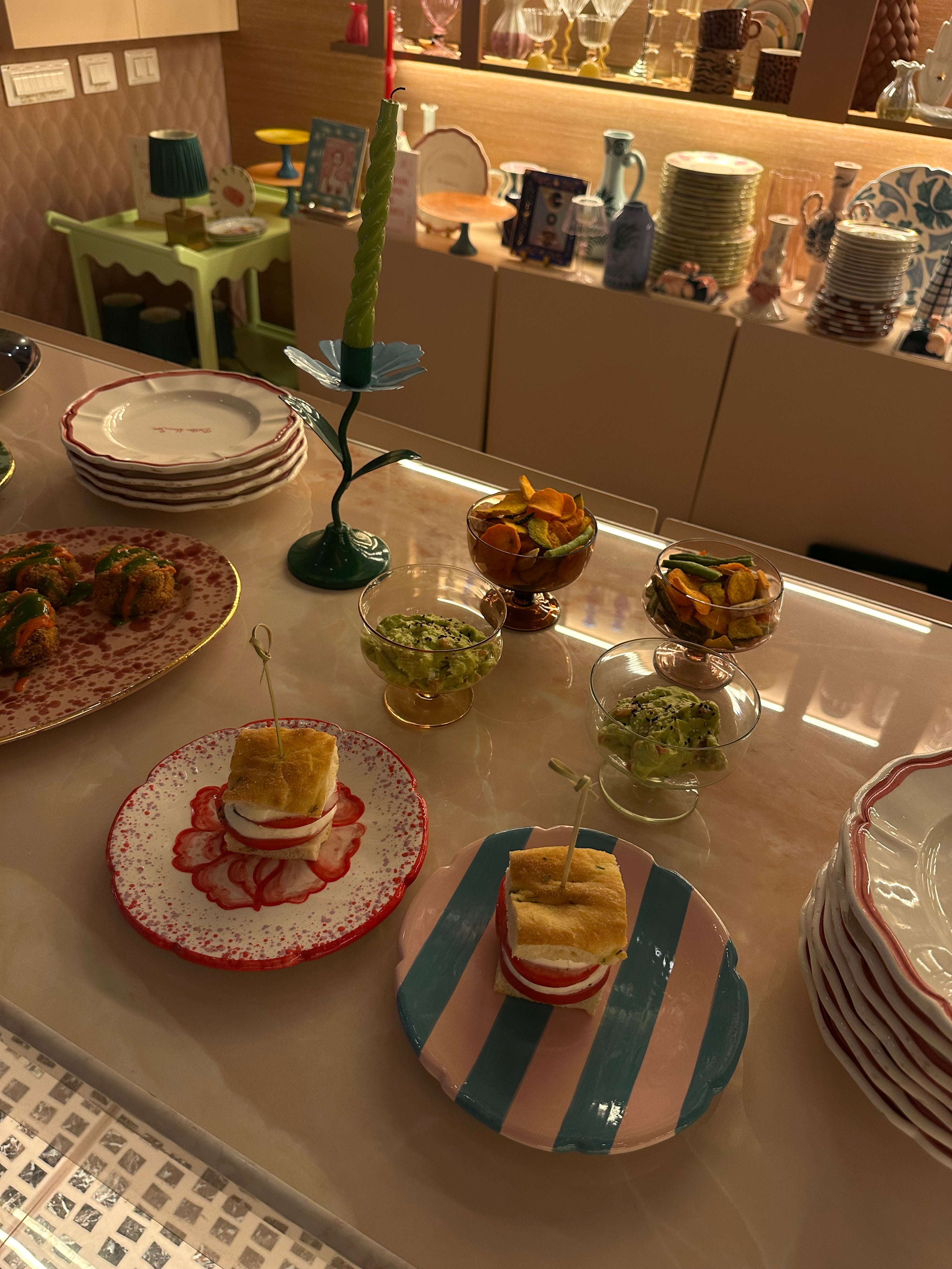 Aperitivo + decoro di due tazzine da caffè da The Appuntamento