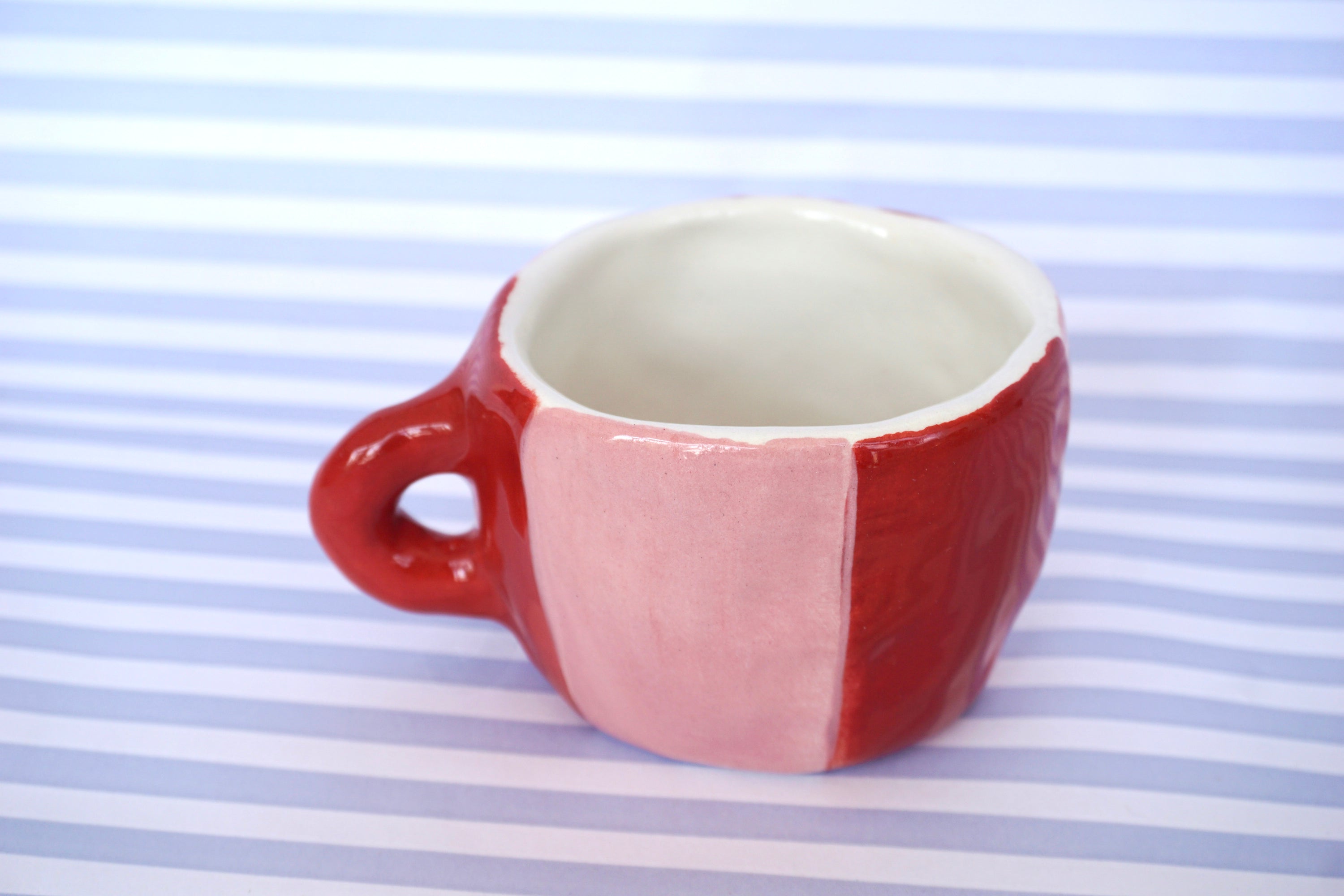 Tazza righe rosa e rossa interno bianco